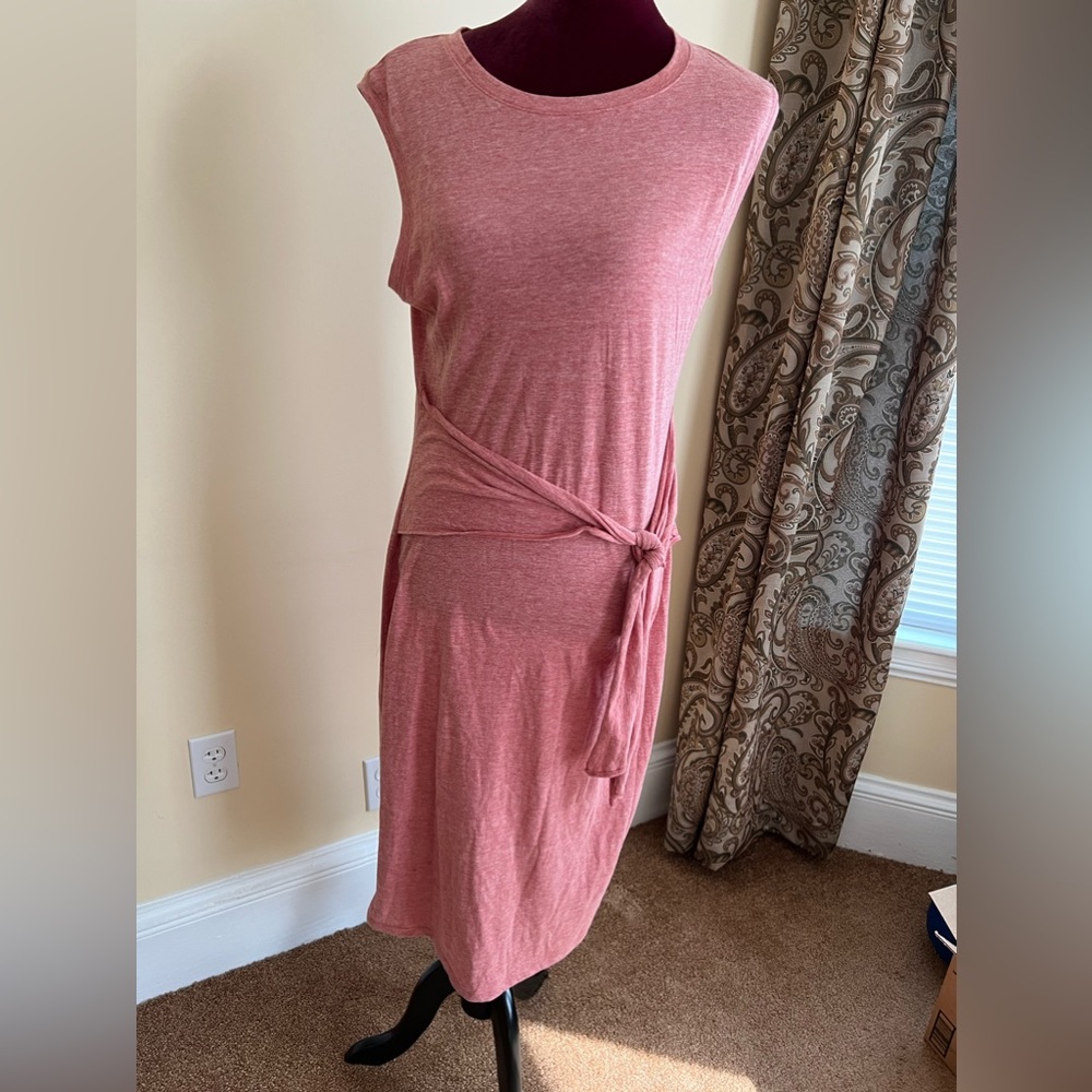 Susina t-shirt dress. Never worn. Medium
